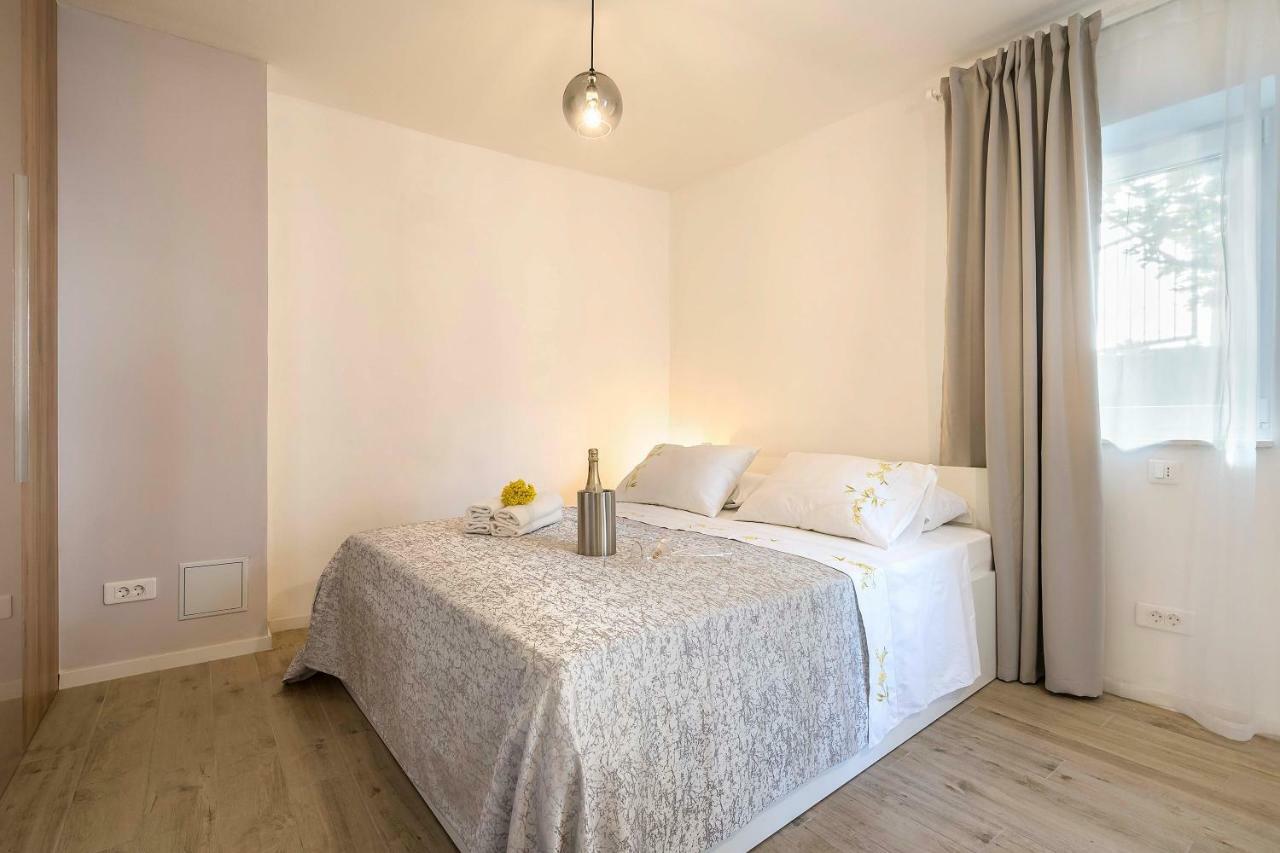 Studio Apartments Petar In Old Part Of Town 스플리트 외부 사진